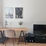 Stilvolle Wohnung In Bester Lage
